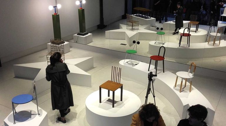 Dar en el Blanco. El mueble de asiento por Ricardo Blanco.