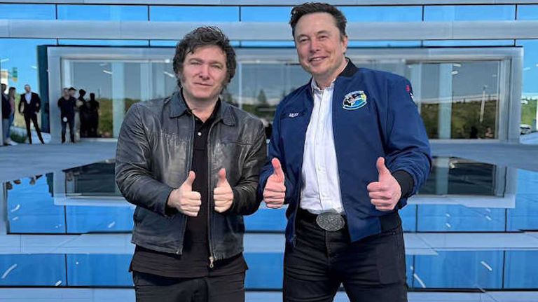 Milei y Elon Musk Tesla 20240412