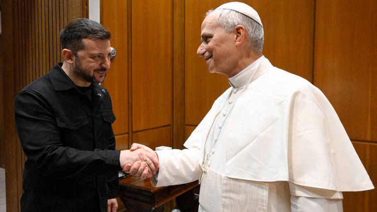 León XIV y Volodymyr Zelensky 20250518
