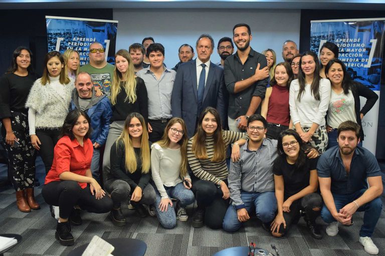 Daniel Scioli en la Escuela de Comunicación de Perfil.