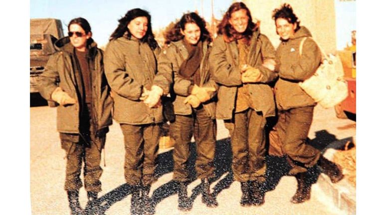 Enfermeras y asistentes quirúrgicas de Malvinas20250403