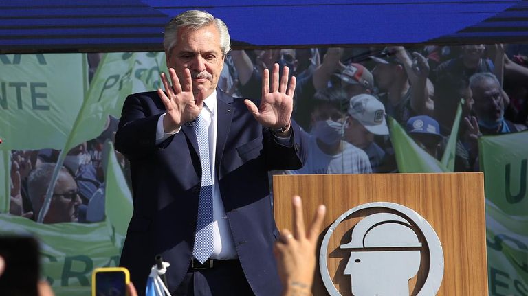 Alberto Fernández participa de un acto de la UOCRA 20220520