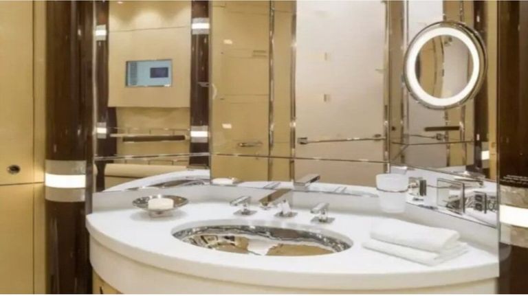 Cómo luce el interior del lujoso avión de US$400 millones que Qatar le obsequió a Donald Trump