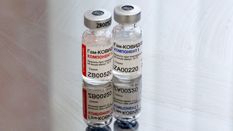 putin sputnik astrazeneca