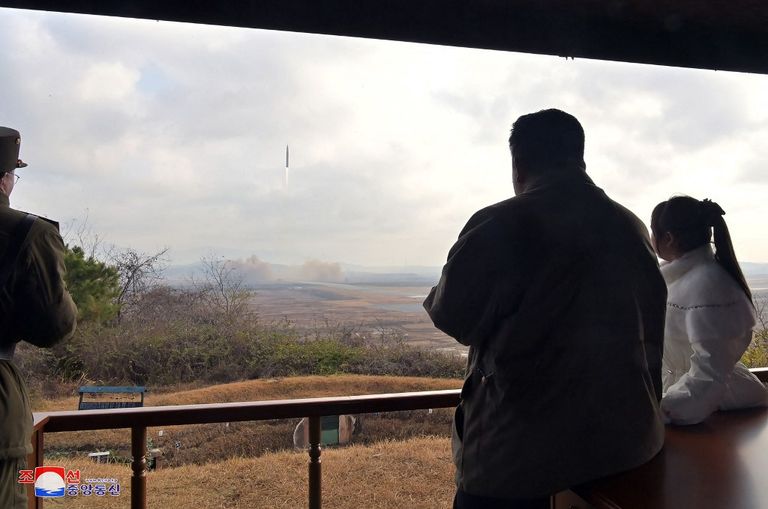 Kim Jong Un presentó a su hija en una prueba de misiles
