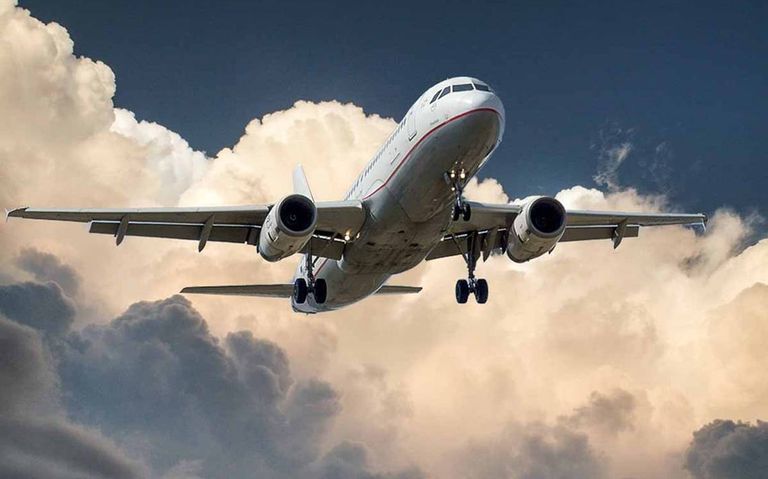 Avión volando