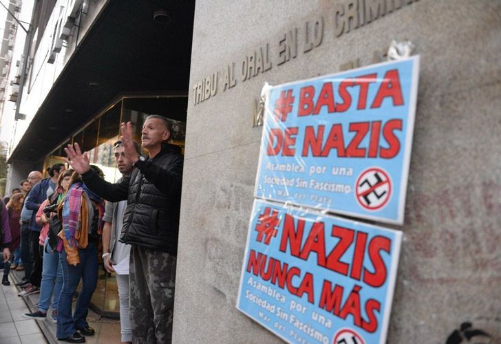 Condenan a Neonazis 05032018