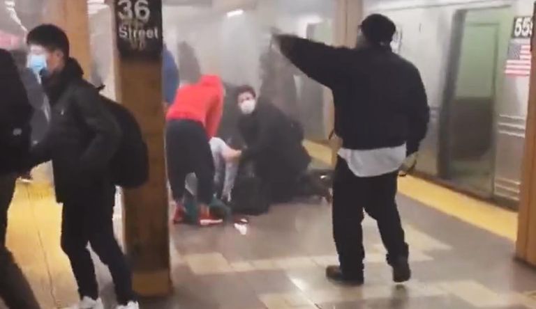 Tiroteo en el subte de Nueva York 20220412