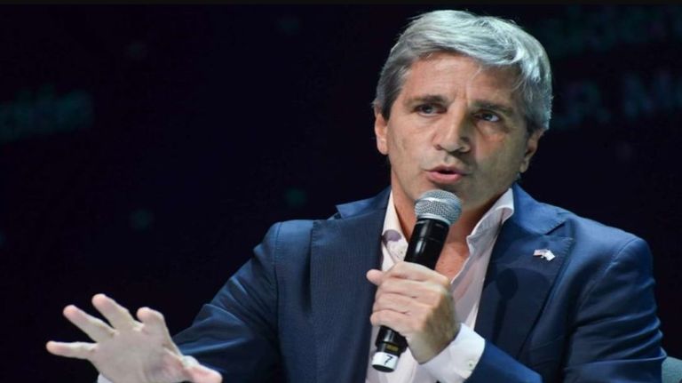 Luis Caputo: “No podemos ir a un escenario de gradualismo, hay que aniquilar la inflación”