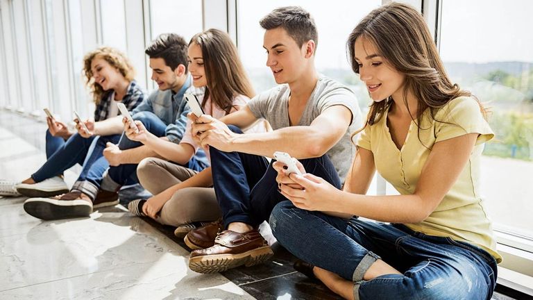 Pantallas, inteligencia y evolución
