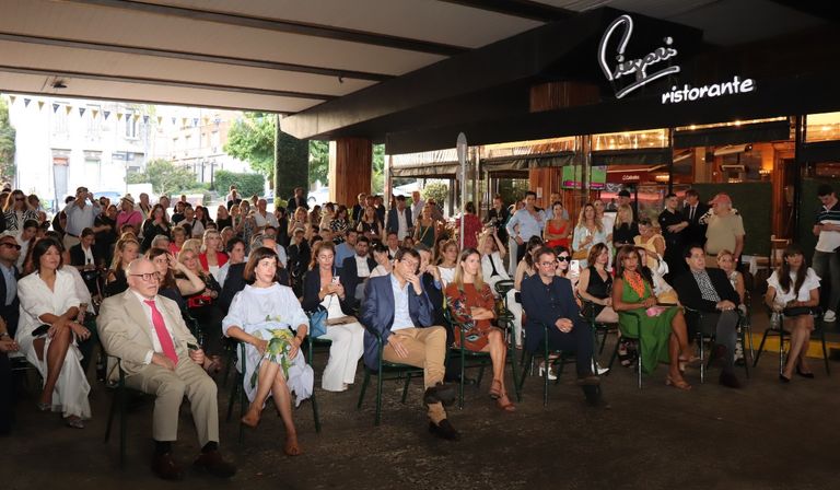 Mucha concurrencia en la presentación del Distrito Moda en Recoleta.