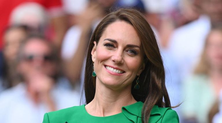 Kate Middleton elige la comodidad y elegancia llevando unos jean bootcut