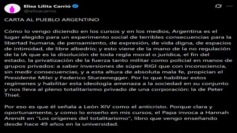 Carrio contra Milei
