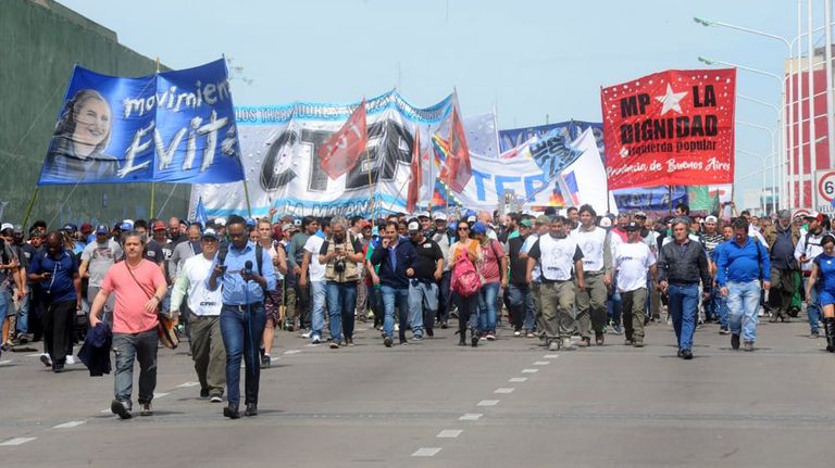 Son varias las organizaciones sociales que se sumaron a la marcha.