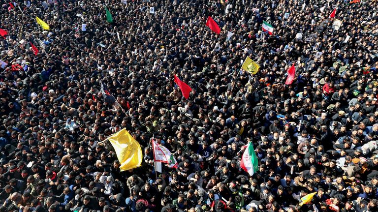 La etapa final de las procesiones fúnebres por el general asesinado Qasem Soleimani, fue en su ciudad natal Kerman.