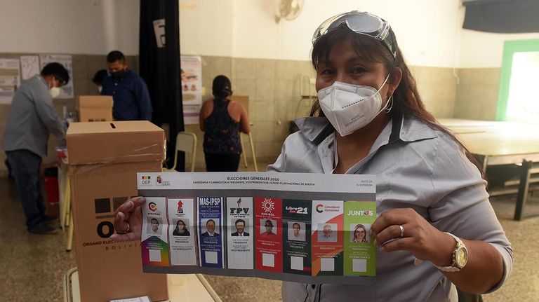 bolivianos votando en Argentina 20201019