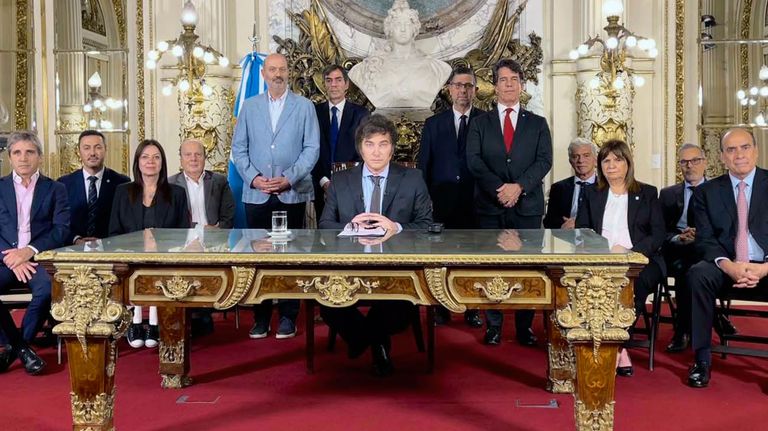 20230106_milei_dnu_cadena_nacional_presidencia_g