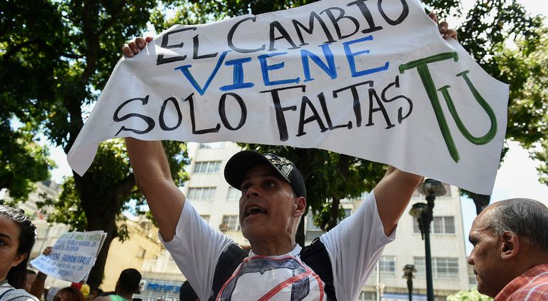 Marcha opositora en Venezuela. Foto: AFP.