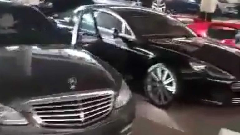 La colección de atuos de lujo de Bashar al Assad 20241209