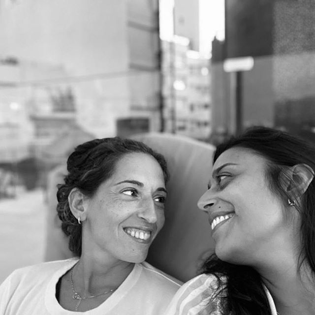 Rocío García junto a Jéssica Montiel.