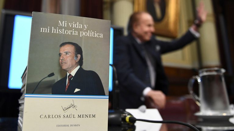 Menem presentó su biografía