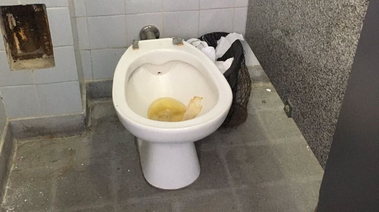 baño Comodoro Py g_20190205
