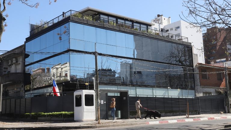 El inmueble que Mascherano alquiló a la embajada de Chile en Uruguay