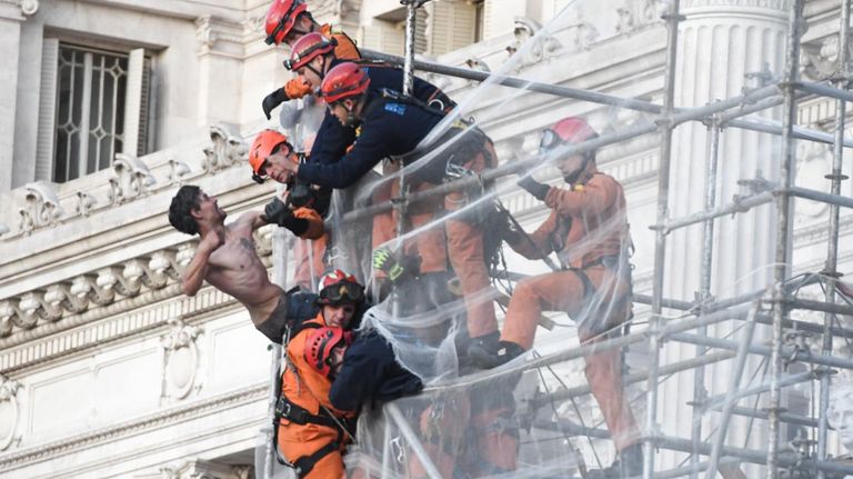 Rescate a un suicida frente al Congreso 20220701