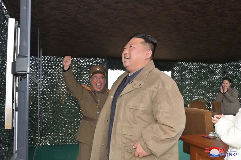 Kim Jong Un presentó a su hija en una prueba de misiles