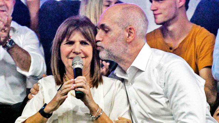 20230521_bullrich_beso_larreta_telam_g