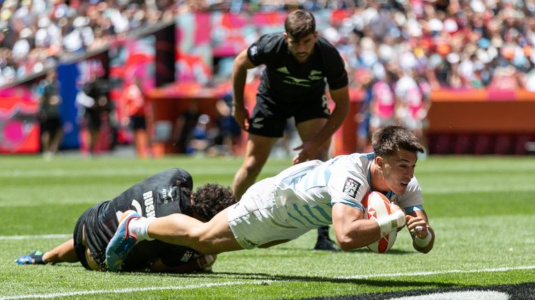 Los Pumas 7 vencieron a los All Blacks por 21-14 en Madrid.