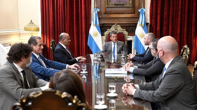 Massa junto a Guzmán y Manzur 20220307
