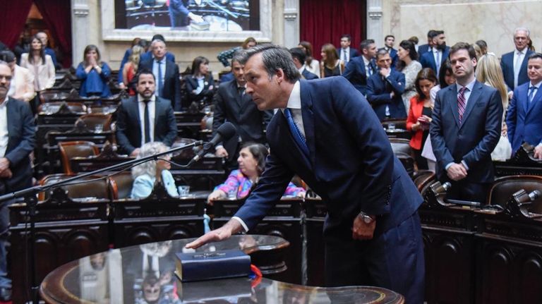 Jura de nuevos diputados