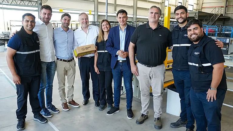 Accastello junto a los directivos de Mercado Libre