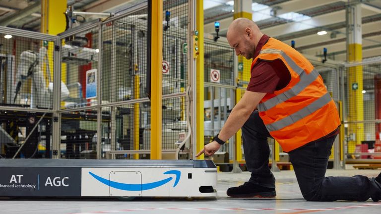 Amazon inaugura en EEUU su centro logístico más avanzado
