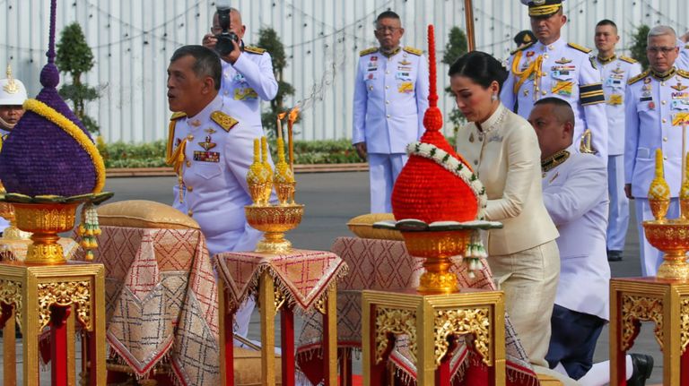 boda rey tailandia reina suthida
