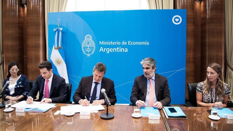 Lanzamiento del plan Ahora 10 para compra de celulares