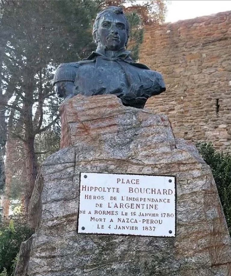 El busto de Hipólito Bouchard