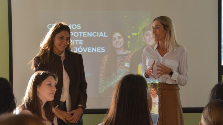 Reunión mujeres Junior Achivement