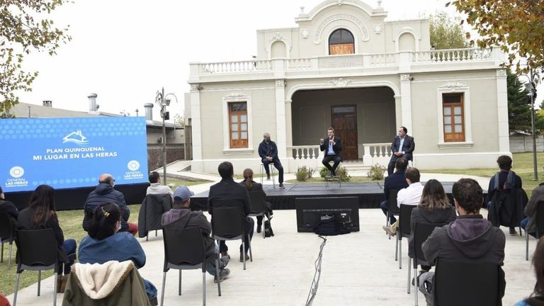 Sergio Massa junto a Jorge Ferraresi y al intendente de Las Heras Javier Osuna.