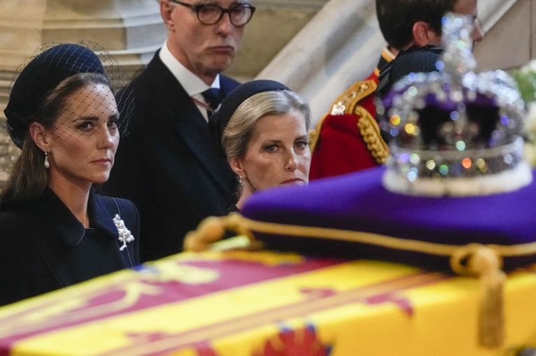 funeral reina isabel