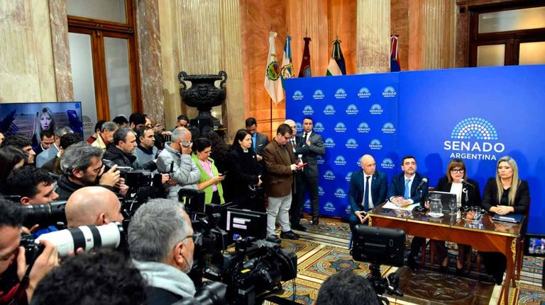 Senado Ley de tierras