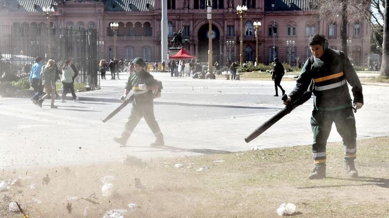 Levantamiento del acampe, como quedo Plaza de Mayo y la limpieza 20220811