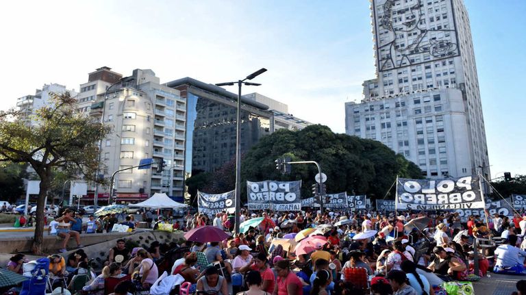 Acampé de organizaciones sociales en la 9 de julio 20230313
