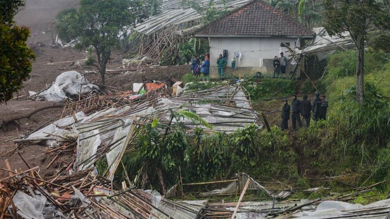 INDONESIA - DESLIZAMIENTO DE TIERRA 24012026