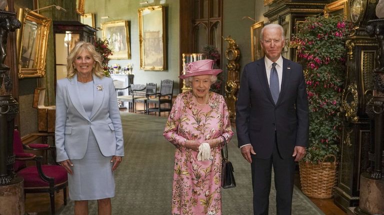 reina isabel windsor harry meghan