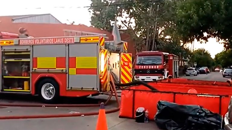 Incendio en fábrica de telas de Valentín Alsina 25022026