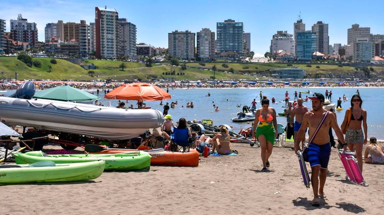 PREVIAJE. El Gobierno dice que es la política más importante para el turismo, pero no es gratis.