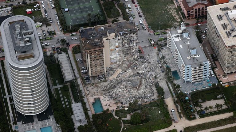 Derrumbe en Miami 20210624