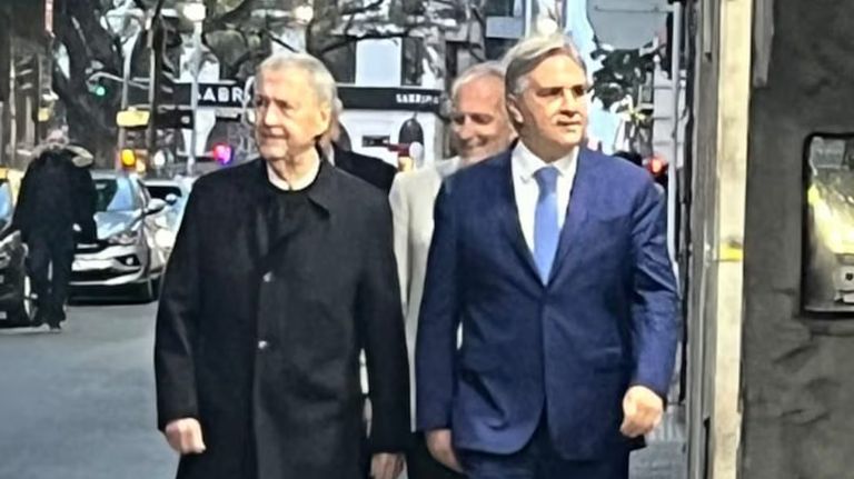 Llaryora junto a Schiaretti